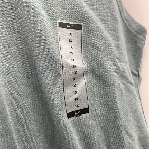 Nike woman’s romper   - Picture 3 of 16